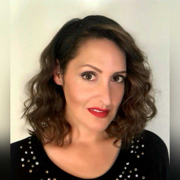 Hello and Welcome. My name is Tina - Picture 5 of 8